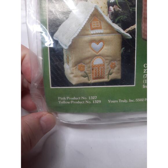 Vintage Patchwork Kit by Yours Truly Pink Flower House 9" - Picture 5 of 6